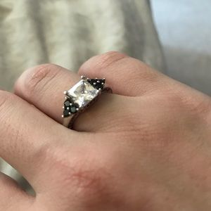 🌸Black diamond ring